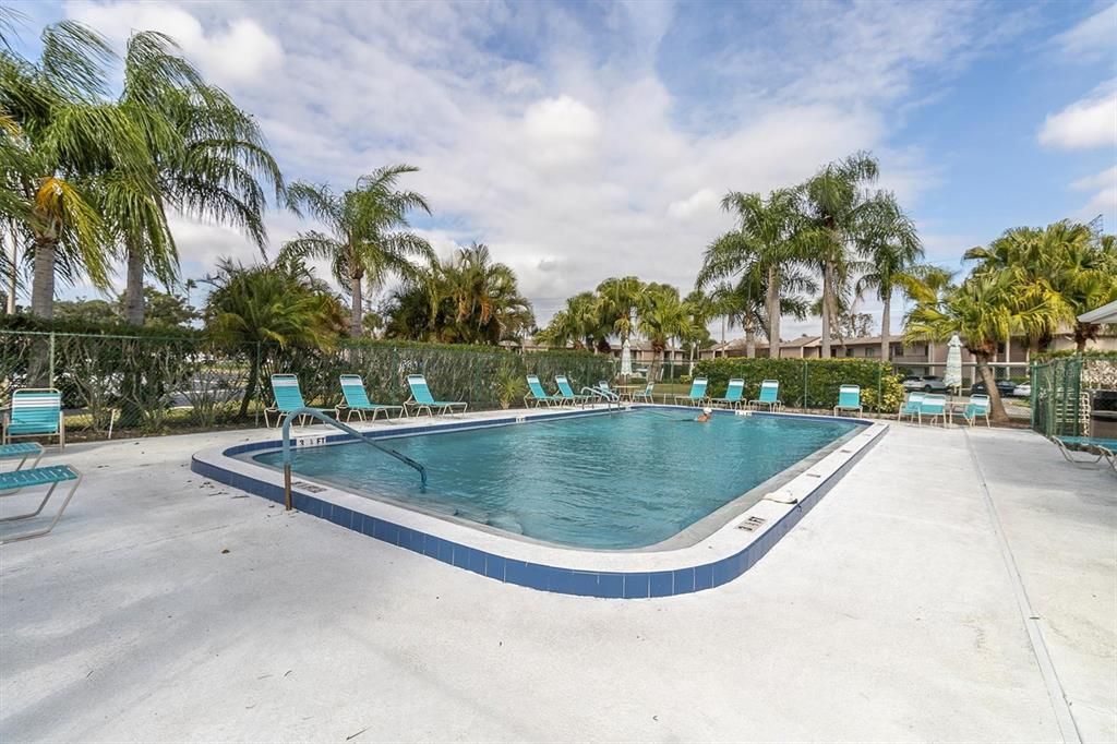 For Sale: $197,500 (2 beds, 2 baths, 1094 Square Feet)