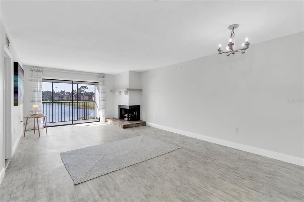 For Sale: $197,500 (2 beds, 2 baths, 1094 Square Feet)