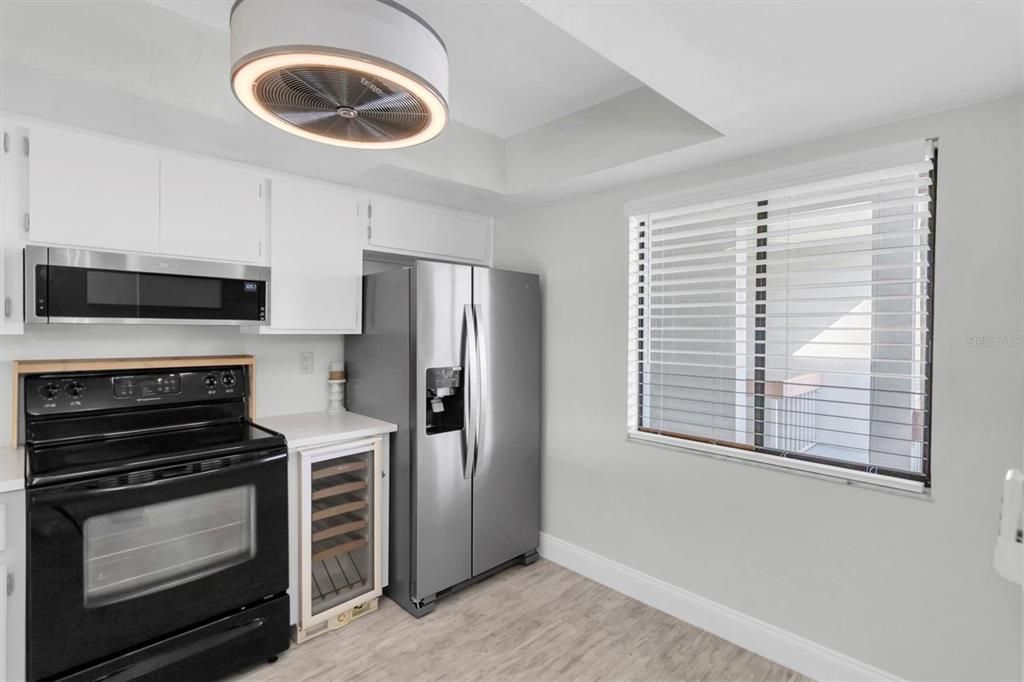 For Sale: $197,500 (2 beds, 2 baths, 1094 Square Feet)