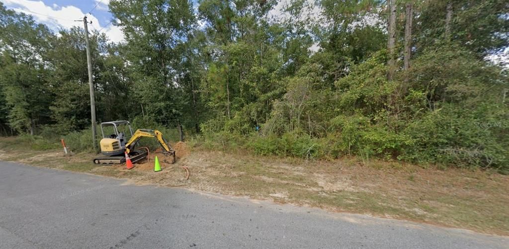 待售: $135,999 (2.77 acres)