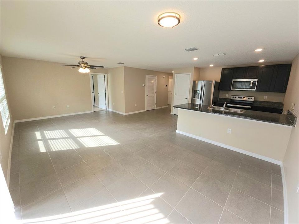 出租: $1,795 (4 贝兹, 2 浴室, 1828 平方英尺)