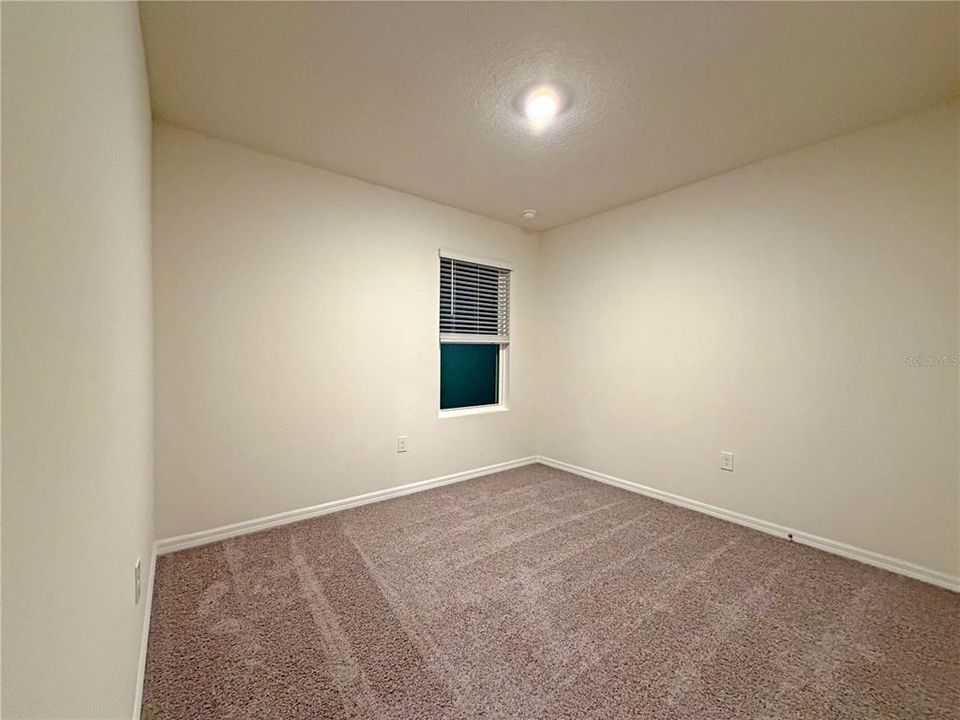 For Rent: $2,400 (4 beds, 2 baths, 1828 Square Feet)