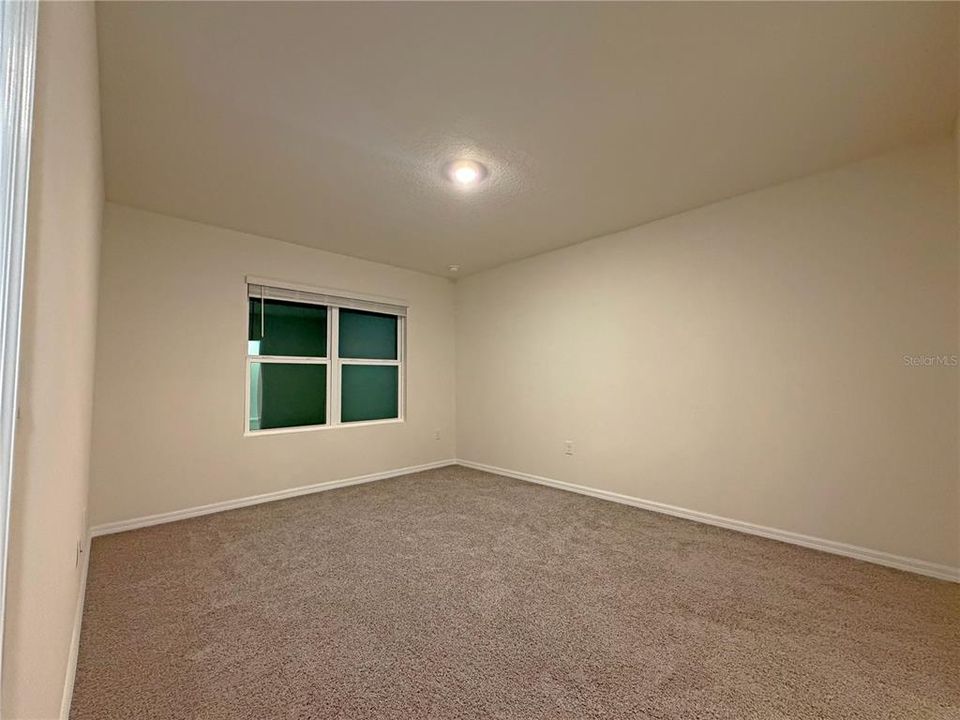 For Rent: $2,400 (4 beds, 2 baths, 1828 Square Feet)