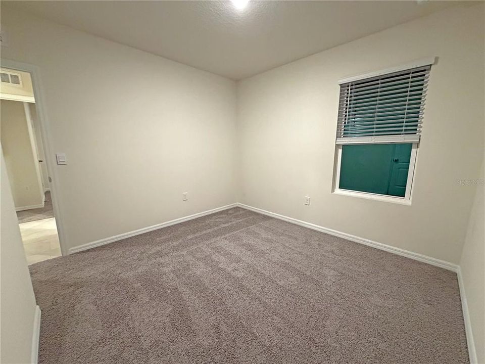For Rent: $2,400 (4 beds, 2 baths, 1828 Square Feet)