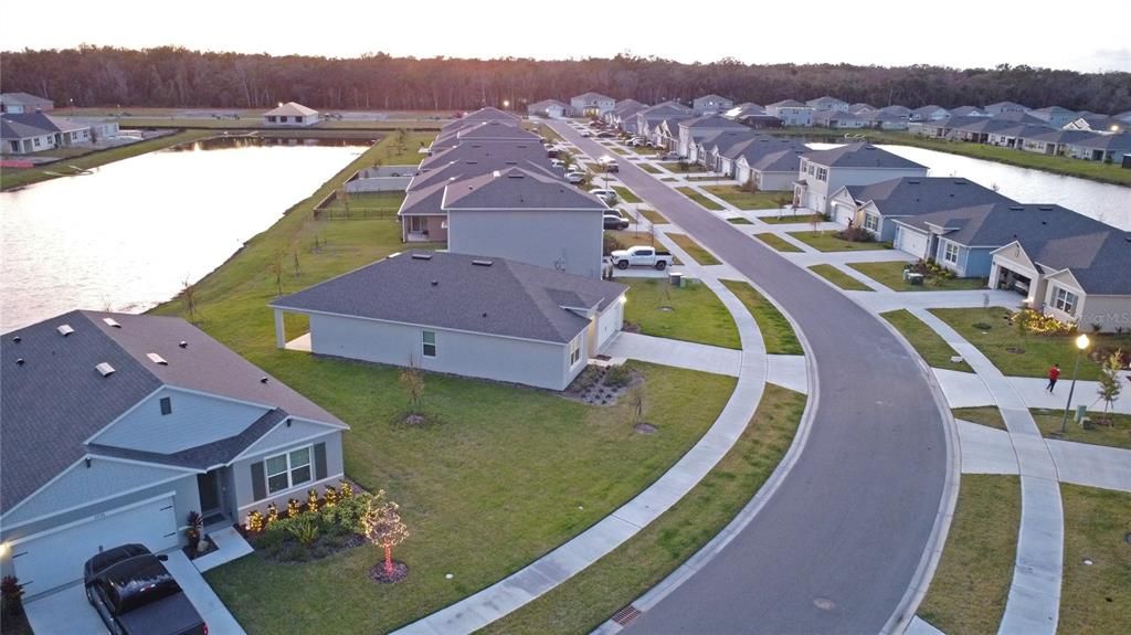 For Rent: $2,400 (4 beds, 2 baths, 1828 Square Feet)