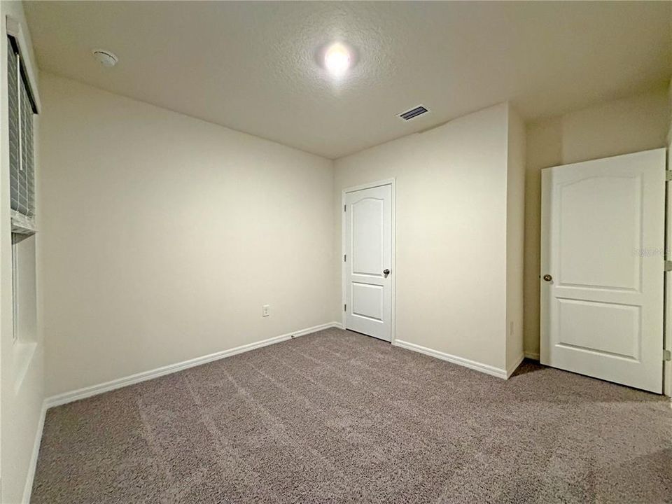 For Rent: $2,400 (4 beds, 2 baths, 1828 Square Feet)