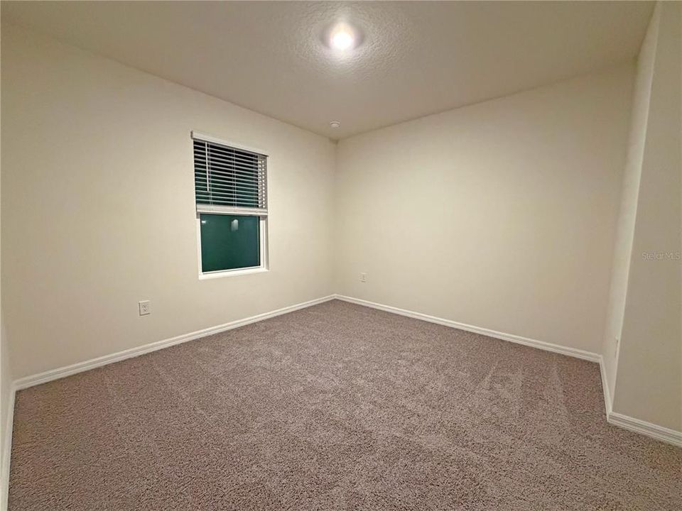 For Rent: $2,400 (4 beds, 2 baths, 1828 Square Feet)