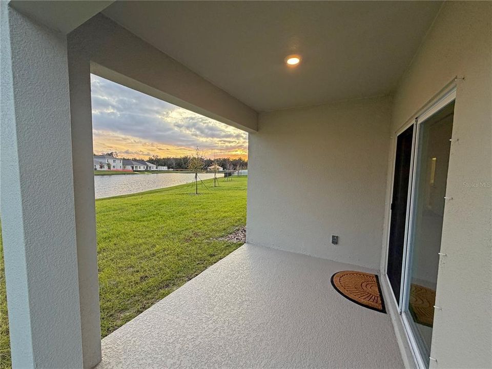 For Rent: $2,400 (4 beds, 2 baths, 1828 Square Feet)