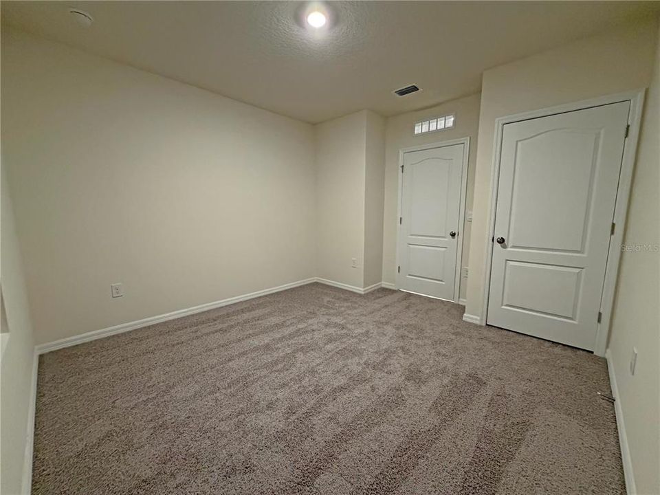For Rent: $2,400 (4 beds, 2 baths, 1828 Square Feet)