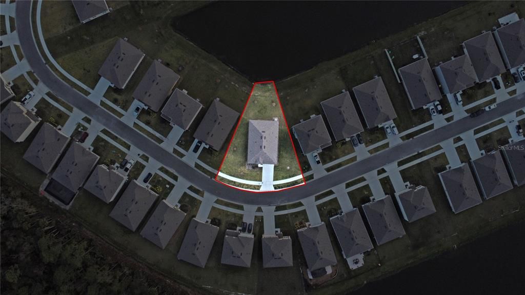 For Rent: $2,400 (4 beds, 2 baths, 1828 Square Feet)