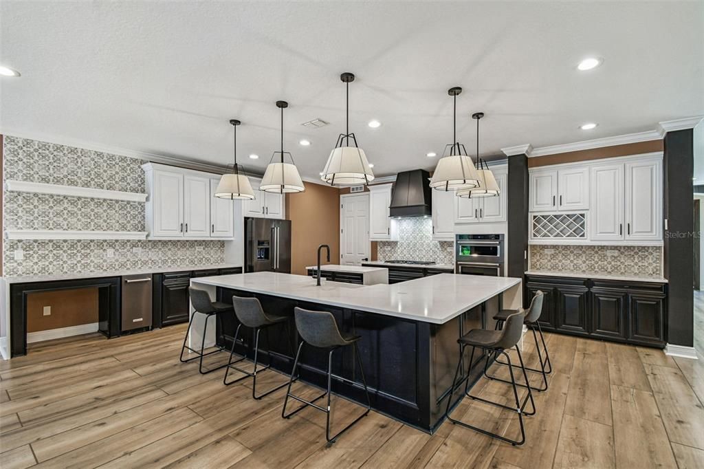 На продажу: $1,380,000 (5 спален, 4 ванн, 3945 Квадратных фут)