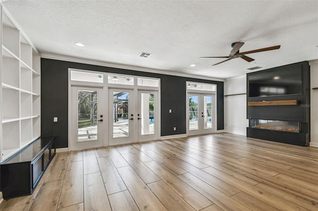 На продажу: $1,380,000 (5 спален, 4 ванн, 3945 Квадратных фут)