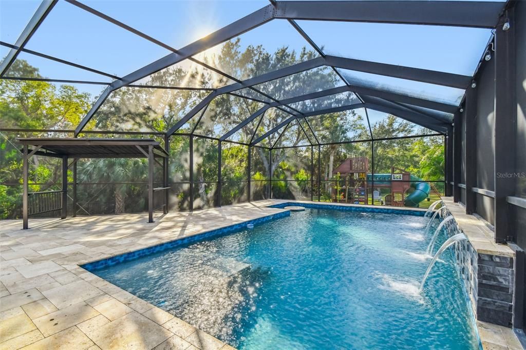 На продажу: $1,380,000 (5 спален, 4 ванн, 3945 Квадратных фут)