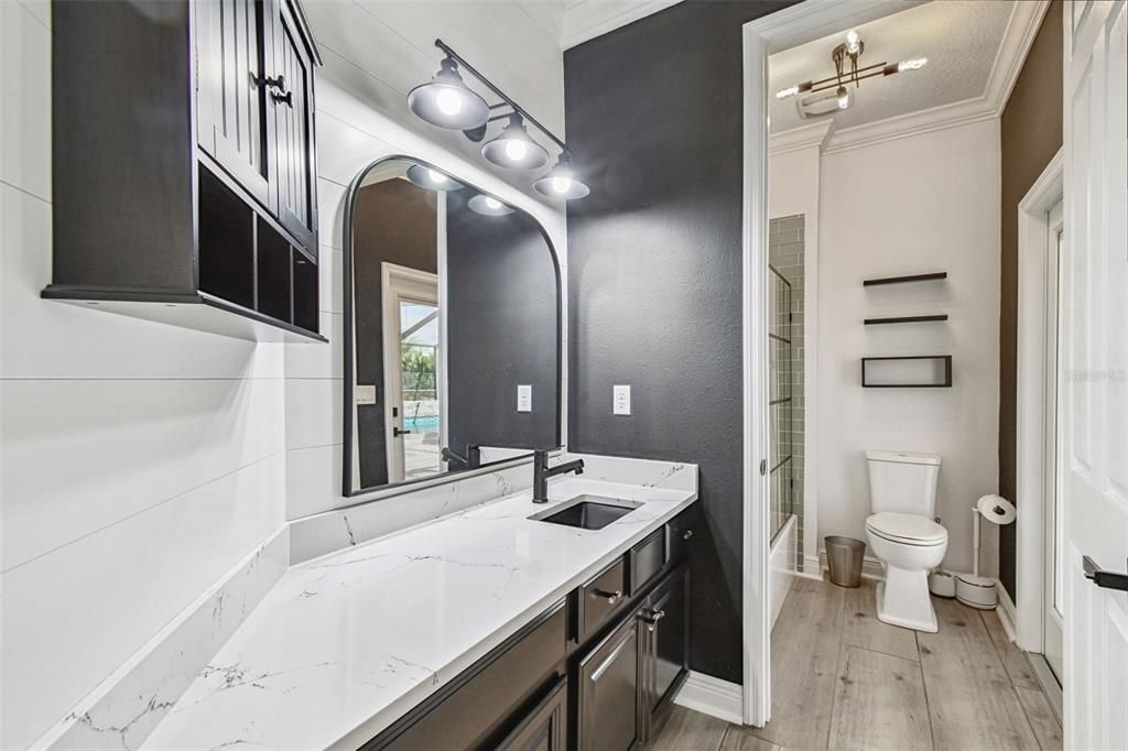 На продажу: $1,380,000 (5 спален, 4 ванн, 3945 Квадратных фут)