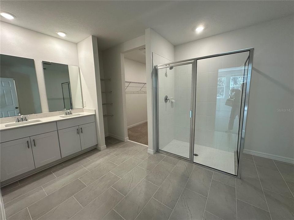 For Rent: $2,495 (5 beds, 3 baths, 2828 Square Feet)