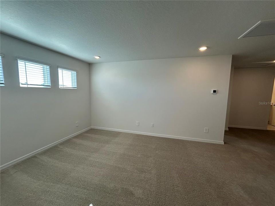 For Rent: $2,495 (5 beds, 3 baths, 2828 Square Feet)