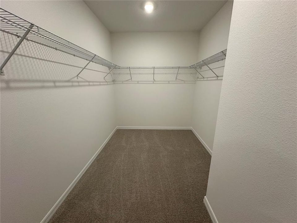 For Rent: $2,495 (5 beds, 3 baths, 2828 Square Feet)