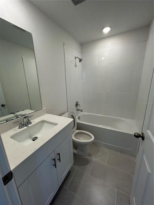 For Rent: $2,495 (5 beds, 3 baths, 2828 Square Feet)