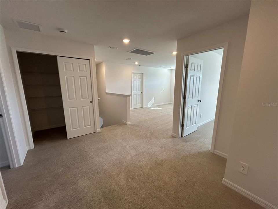 For Rent: $2,495 (5 beds, 3 baths, 2828 Square Feet)