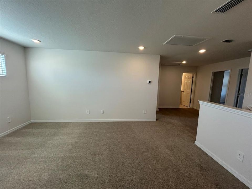 For Rent: $2,495 (5 beds, 3 baths, 2828 Square Feet)