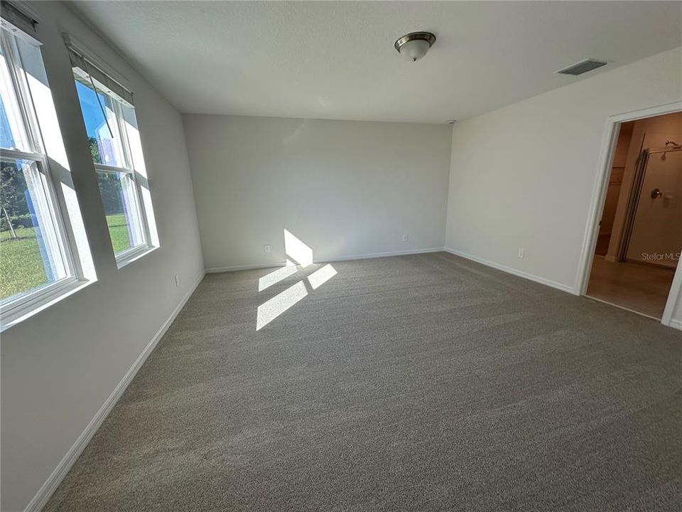 For Rent: $2,495 (5 beds, 3 baths, 2828 Square Feet)