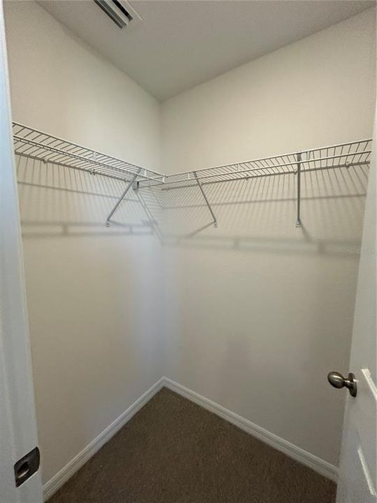 For Rent: $2,495 (5 beds, 3 baths, 2828 Square Feet)