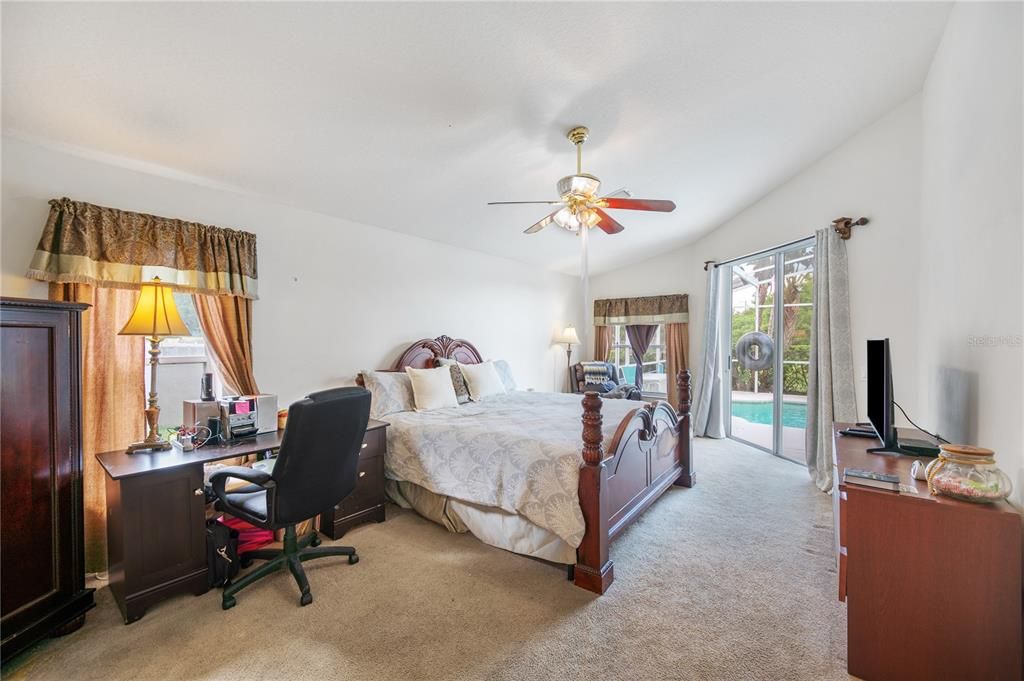 For Sale: $509,900 (4 beds, 3 baths, 2571 Square Feet)