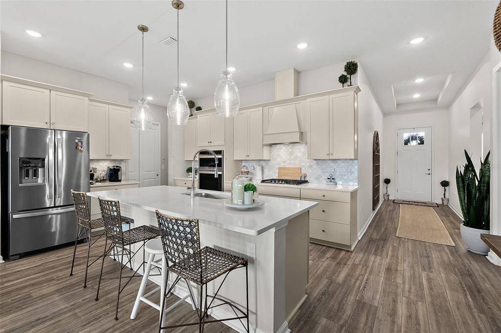 На продажу: $425,000 (2 спален, 2 ванн, 1692 Квадратных фут)