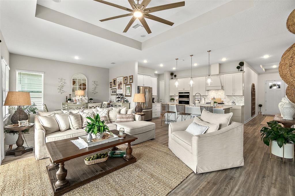 На продажу: $425,000 (2 спален, 2 ванн, 1692 Квадратных фут)