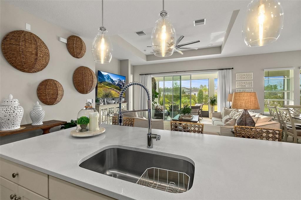 На продажу: $425,000 (2 спален, 2 ванн, 1692 Квадратных фут)