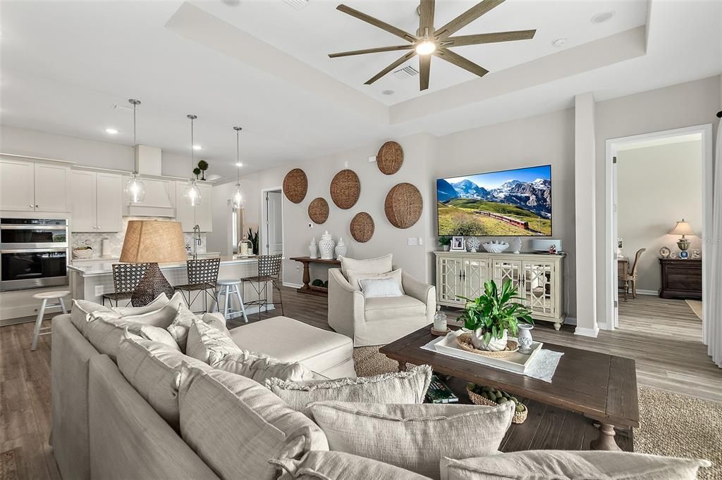 На продажу: $425,000 (2 спален, 2 ванн, 1692 Квадратных фут)