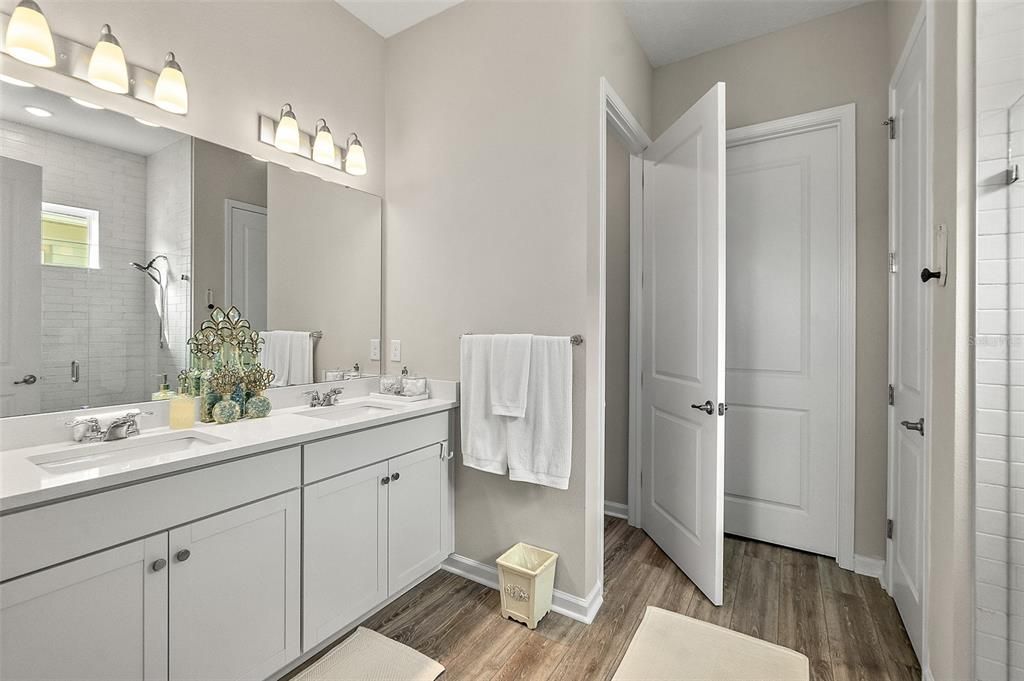 На продажу: $425,000 (2 спален, 2 ванн, 1692 Квадратных фут)