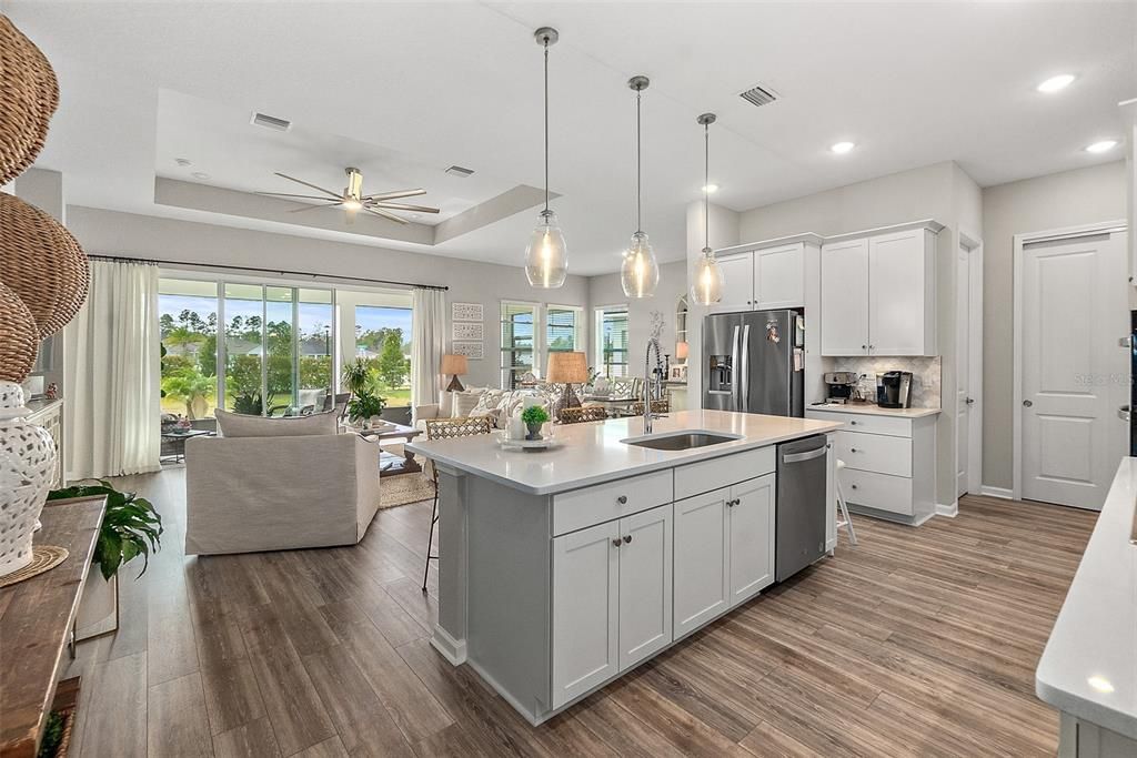 На продажу: $425,000 (2 спален, 2 ванн, 1692 Квадратных фут)