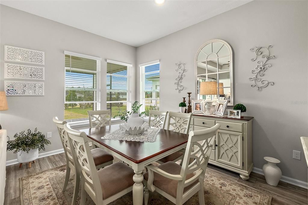 На продажу: $425,000 (2 спален, 2 ванн, 1692 Квадратных фут)