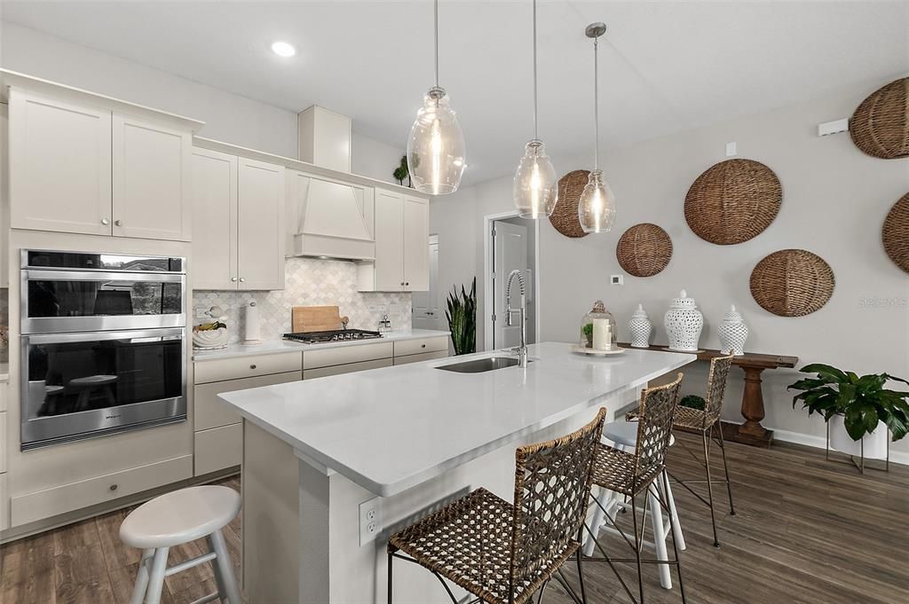 На продажу: $425,000 (2 спален, 2 ванн, 1692 Квадратных фут)