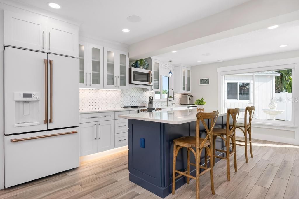 For Sale: $1,395,000 (3 beds, 3 baths, 1610 Square Feet)