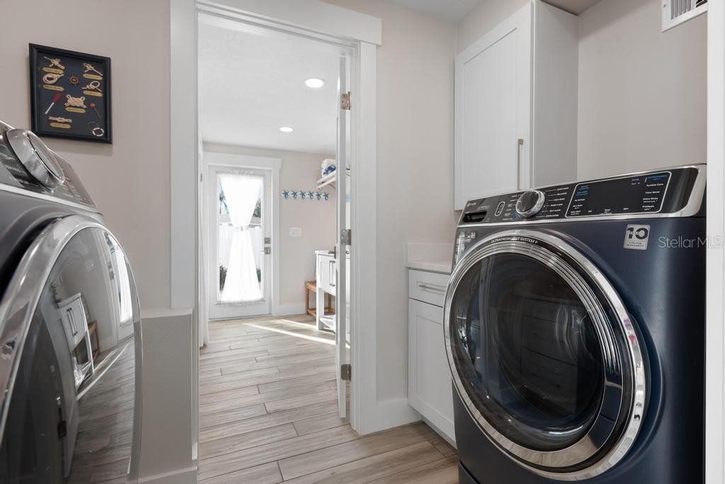 For Sale: $1,395,000 (3 beds, 3 baths, 1610 Square Feet)