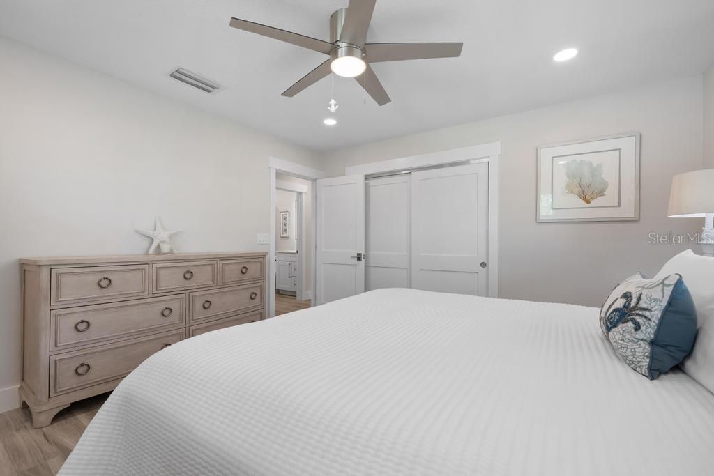 For Sale: $1,395,000 (3 beds, 3 baths, 1610 Square Feet)