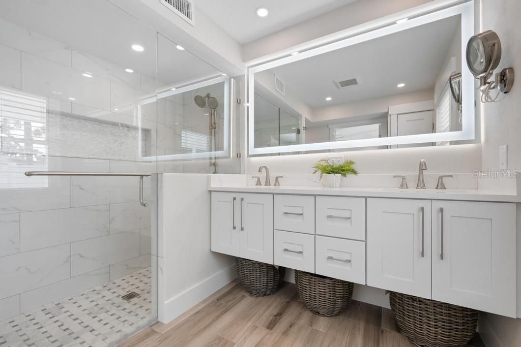 For Sale: $1,395,000 (3 beds, 3 baths, 1610 Square Feet)