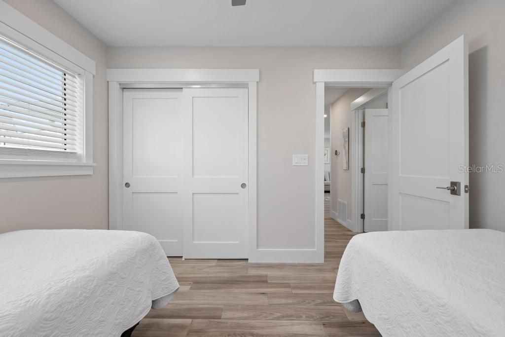 For Sale: $1,395,000 (3 beds, 3 baths, 1610 Square Feet)