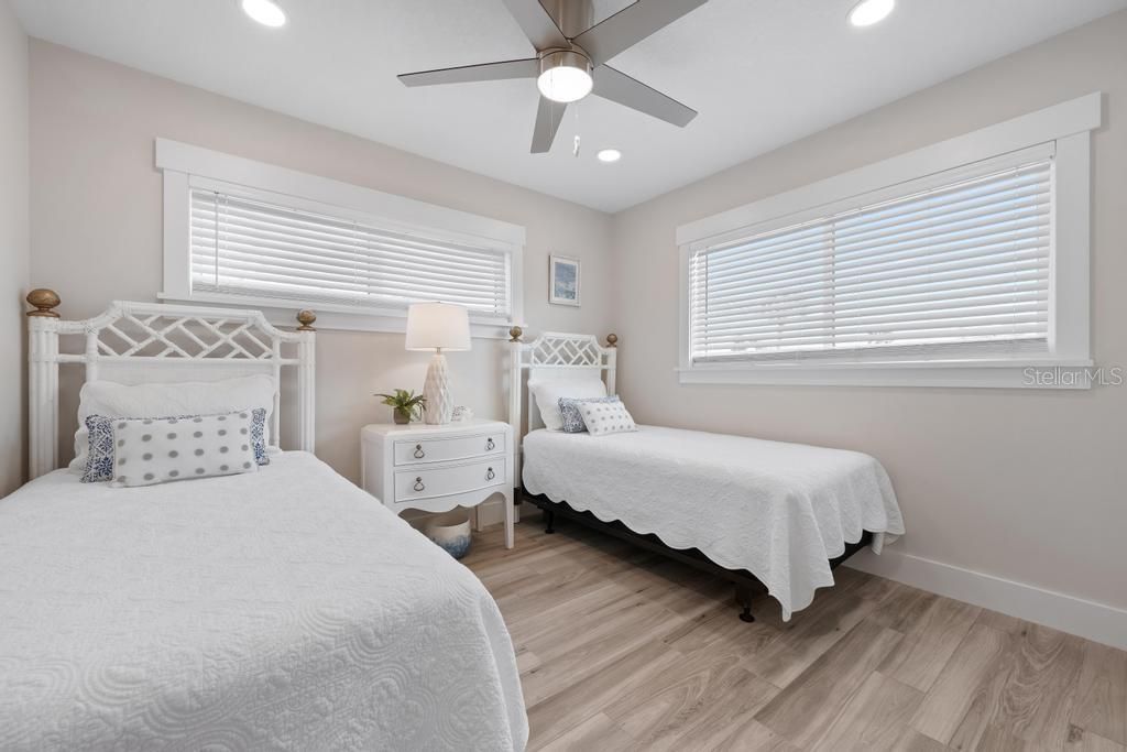 For Sale: $1,395,000 (3 beds, 3 baths, 1610 Square Feet)