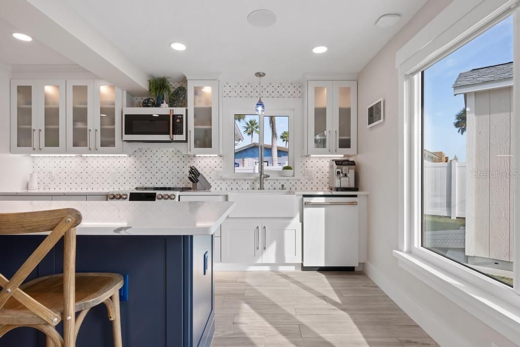 For Sale: $1,395,000 (3 beds, 3 baths, 1610 Square Feet)