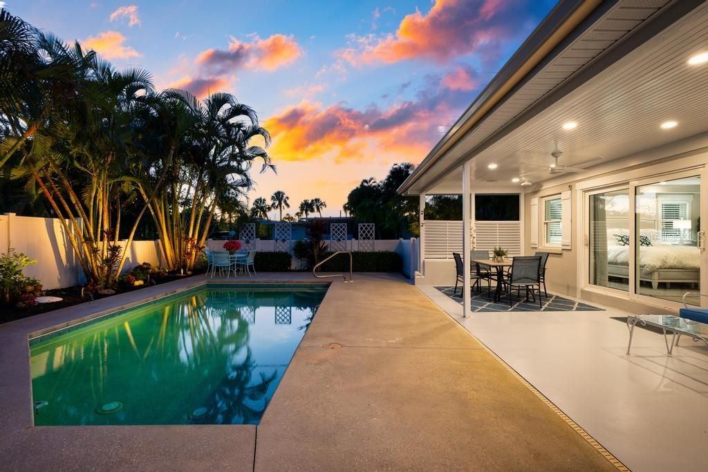 For Sale: $1,395,000 (3 beds, 3 baths, 1610 Square Feet)