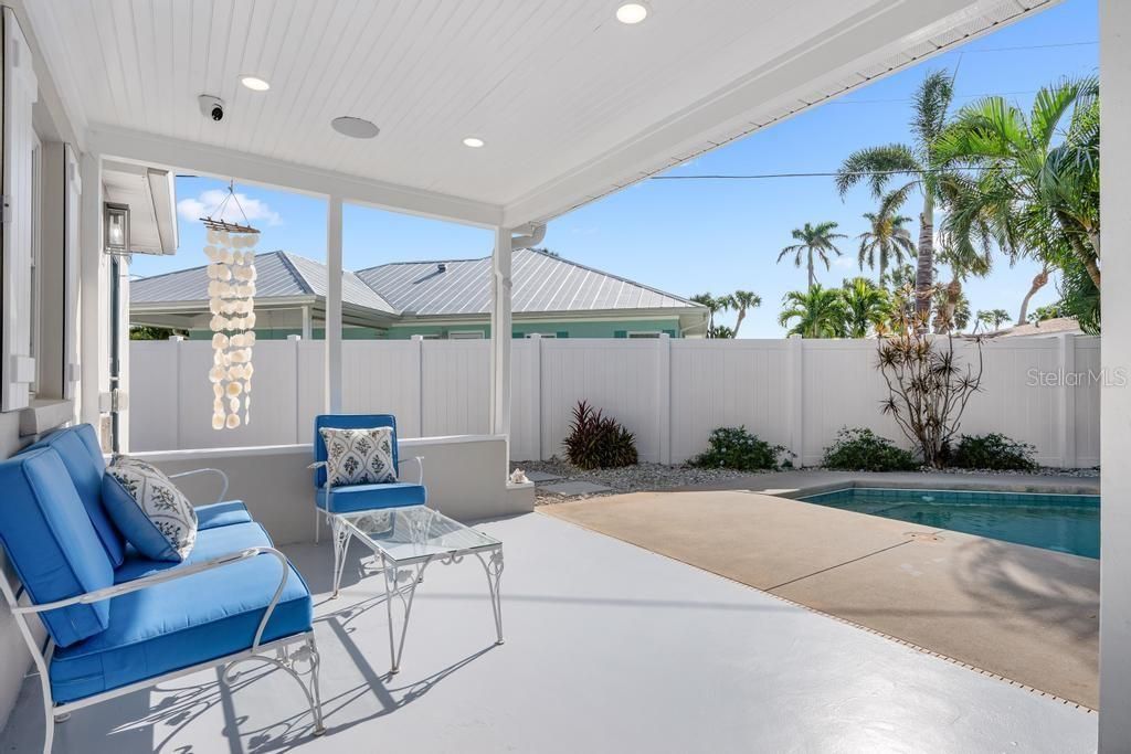 For Sale: $1,395,000 (3 beds, 3 baths, 1610 Square Feet)