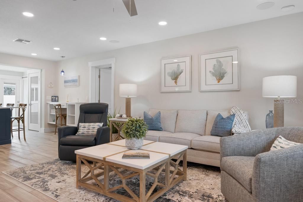 For Sale: $1,395,000 (3 beds, 3 baths, 1610 Square Feet)