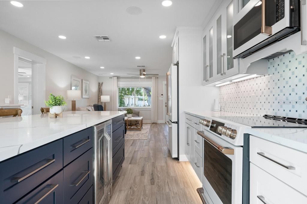 For Sale: $1,395,000 (3 beds, 3 baths, 1610 Square Feet)