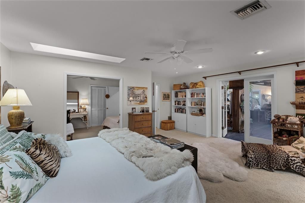 For Sale: $1,150,000 (4 beds, 3 baths, 2635 Square Feet)