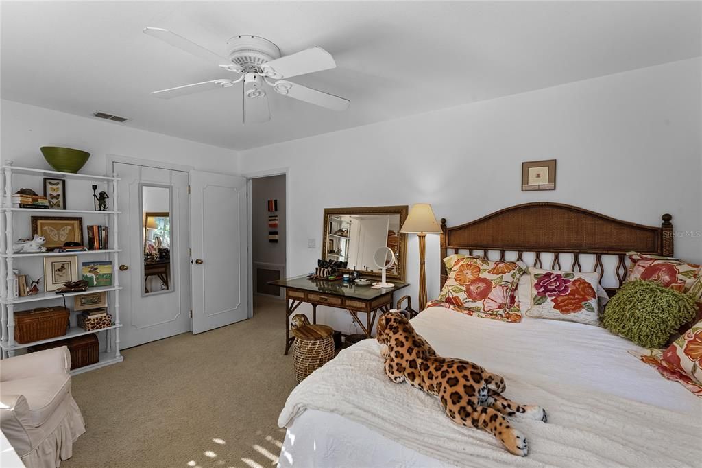 For Sale: $1,150,000 (4 beds, 3 baths, 2635 Square Feet)