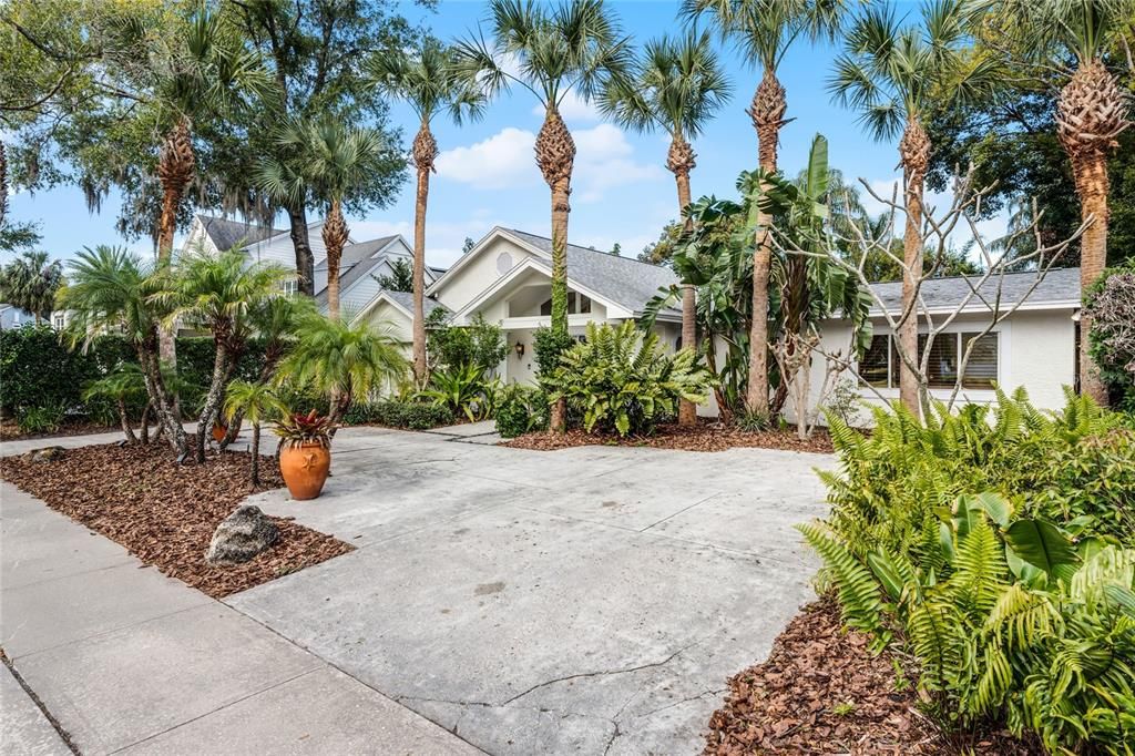 For Sale: $1,150,000 (4 beds, 3 baths, 2635 Square Feet)