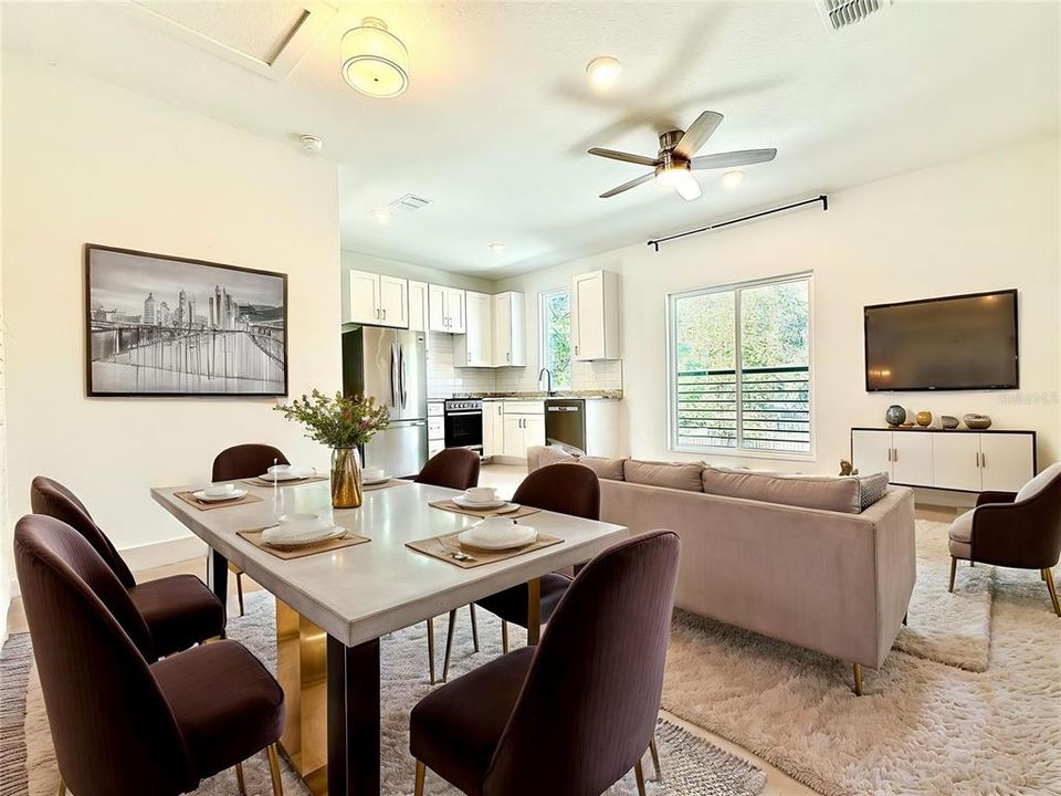 出租: $1,850 (1 贝兹, 1 浴室, 1084 平方英尺)